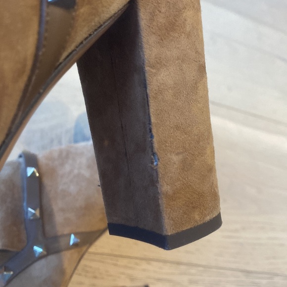 Valentino tan suede Rockstud booties sz. 41.5 - Picture 7 of 14
